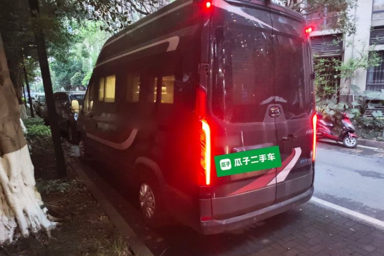 Used SAIC MAXUS V100 RV 2022 2.0T Traveler V100 Mountain Retreat Edition with Longitudinal Bed
