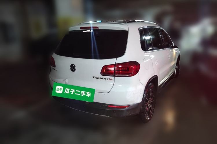 Used Volkswagen Tiguan 2015 1.8TSI Automatic Two-Wheel Drive Luxury Model Rear Right 45 Deg