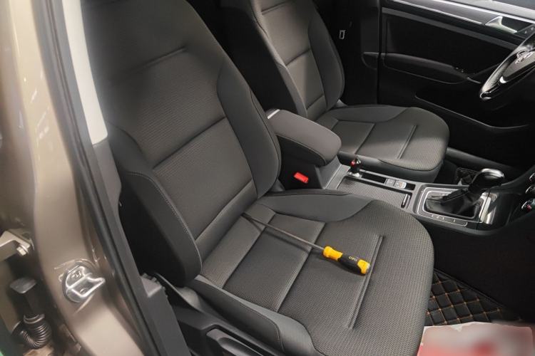 Used Volkswagen Golf 2017 1.6L Automatic Comfort Million-Vehicle Anniversary Edition