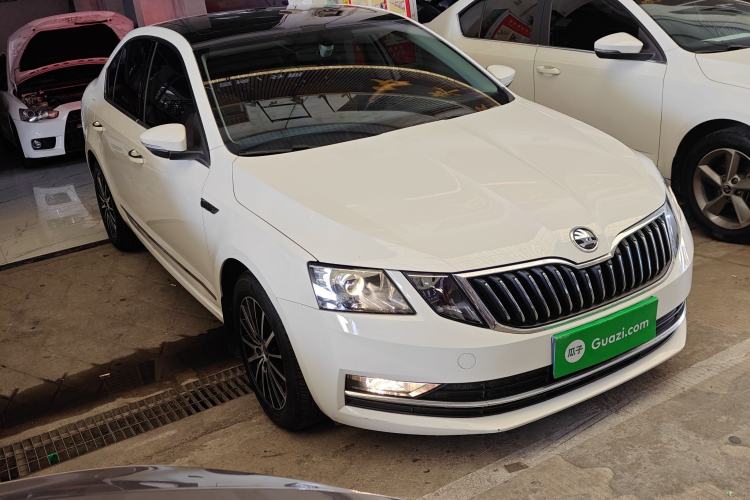 Used Skoda Octavia 2019 1.5L Automatic Smart Drive Luxury Edition China VI Standard