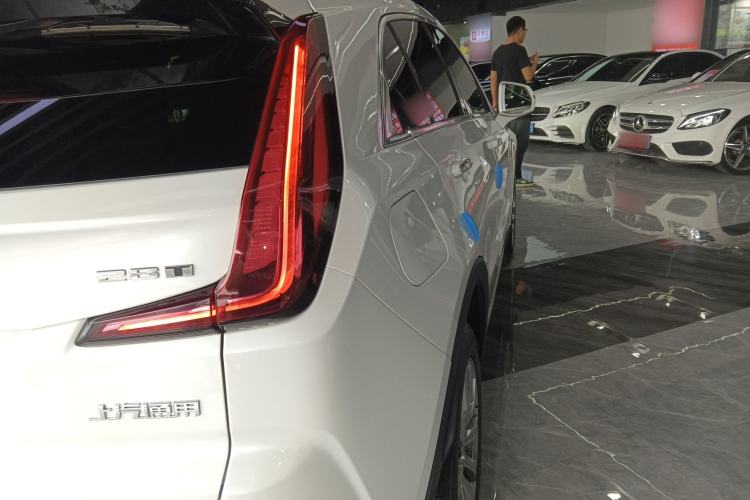 Used Cadillac XT4 2021 28T Two-Wheel Drive Luxury Version Right Rear Taillight