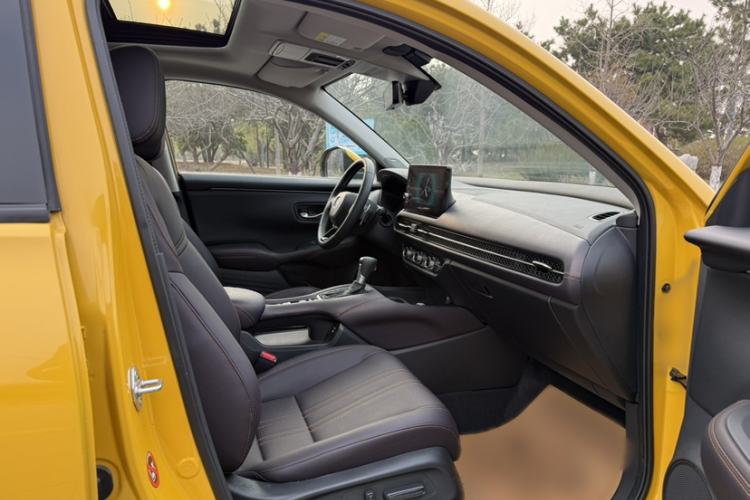 Used Honda ZR-V 2022 1.5T CVT Deluxe Edition Interior 7