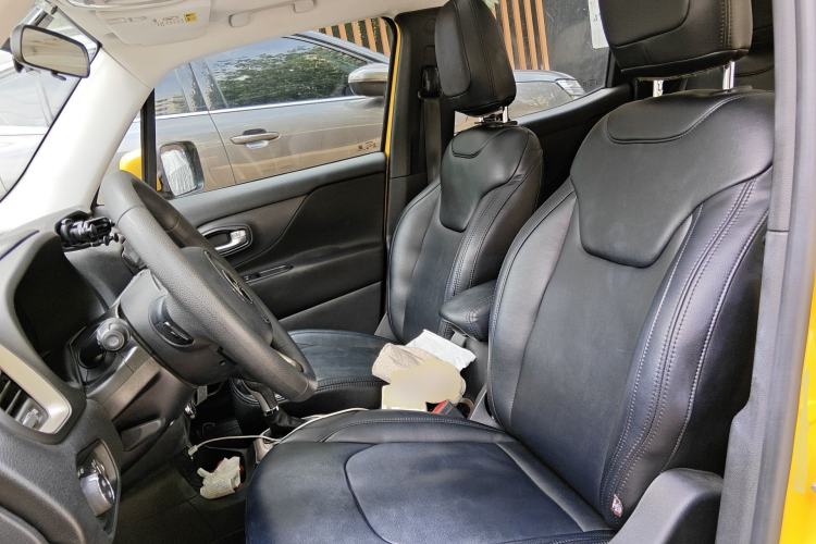 Used Jeep Renegade 2017 180T Automatic High-Energy Version Left Front Seat