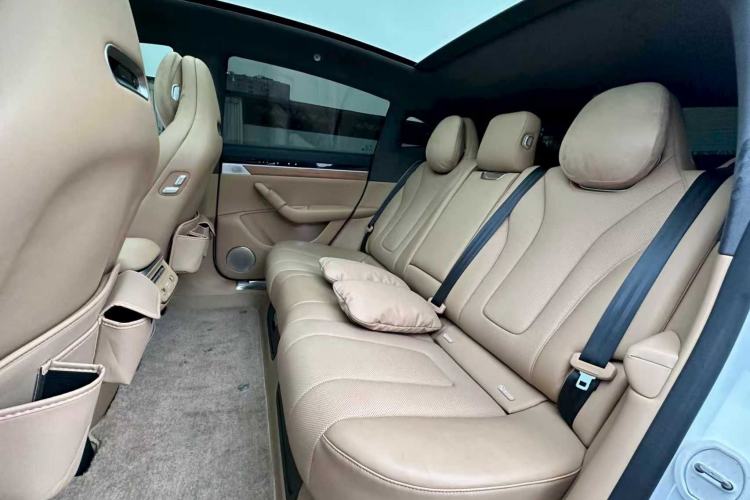 Used Hima Luxeed R7 2024 All-Electric 802 km Max
