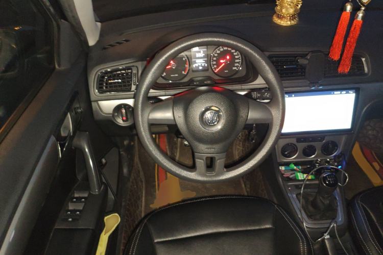 Used Volkswagen Lavida 2013 Revised Classic 1.6L Manual Fashion Edition
