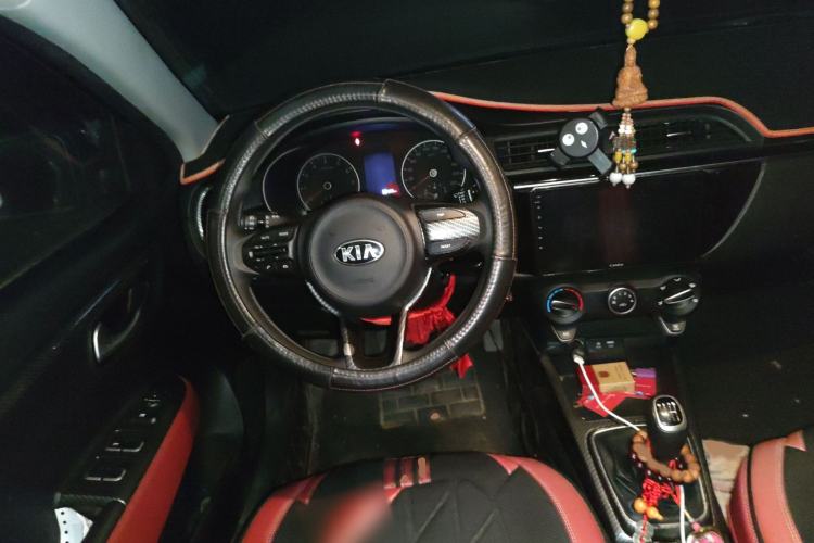 Used Kia KX Cross 2017 1.4L MT GLS
