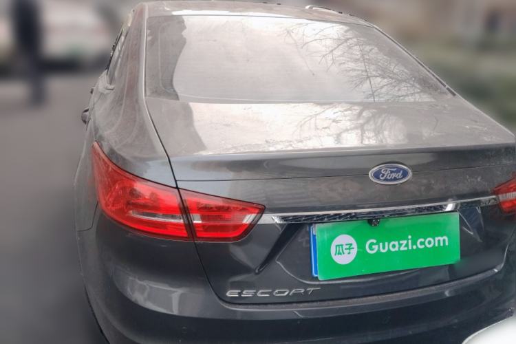 Used Ford Escort 2015 1.5L Automatic Fashion Model
