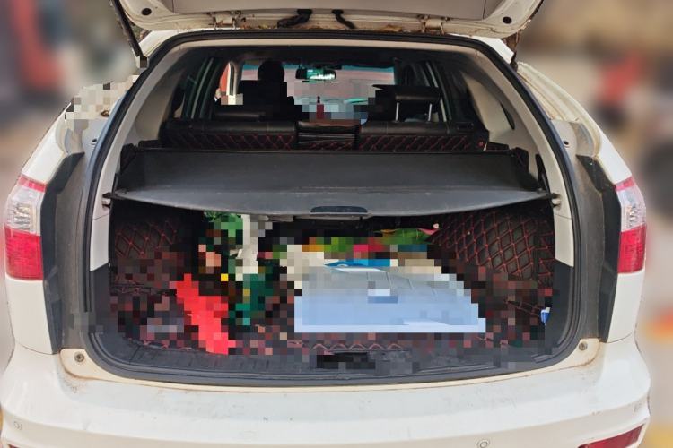 Used BYD S6 2014 2.0L Manual Luxury 5-Seater Trunk