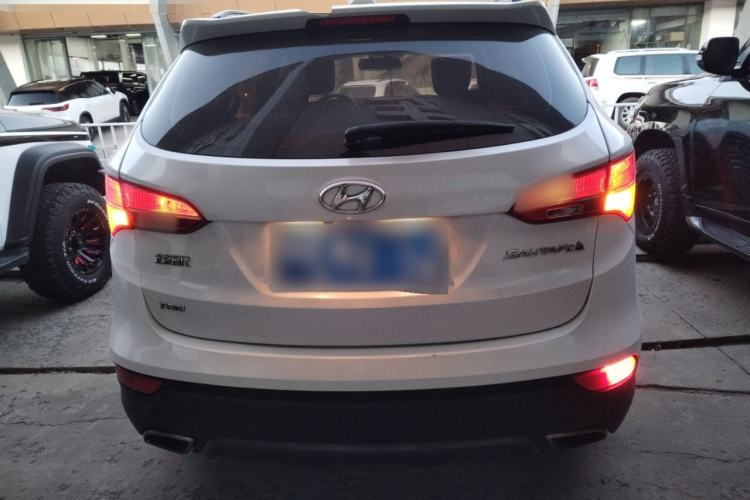 Used Hyundai Santa Fe 2015 2.0T Automatic Two-Wheel Drive Smart Version 5 Seats