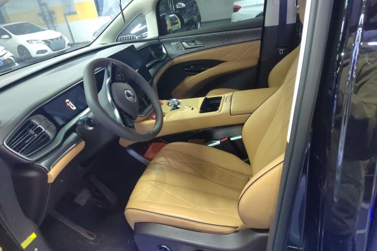 Used Denza D9 2024 DM-i 1050 Luxury Model