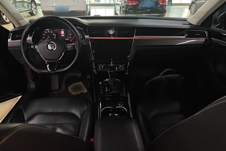 Used Volkswagen Phideon 2018 Revised Version 380TSI Two-Wheel Drive Business Edition Center Console