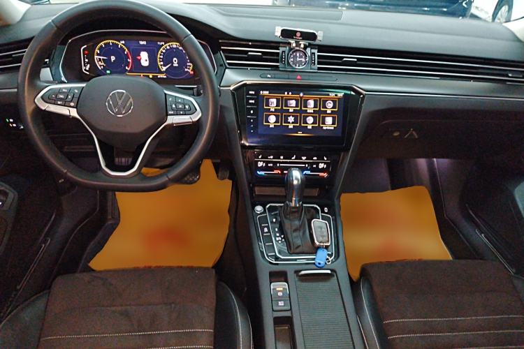 Used Volkswagen Magotan 2021 330TSI DSG 30th Anniversary Edition Center Console