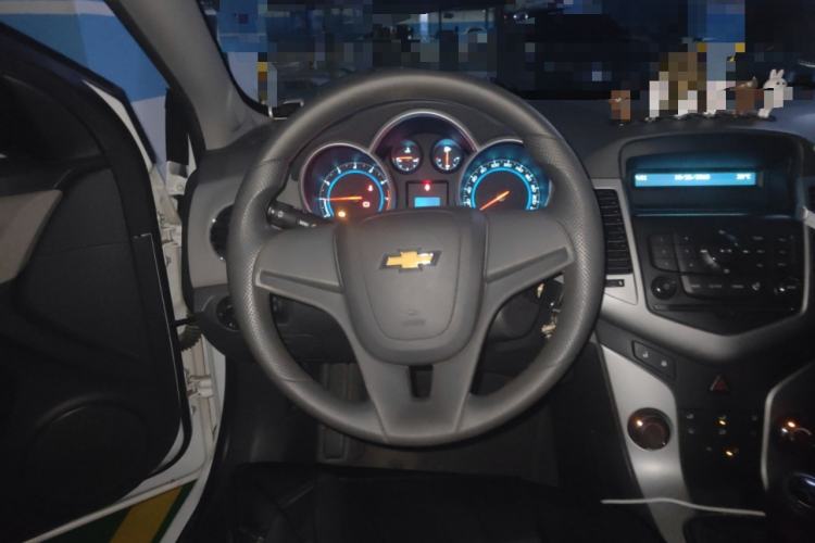 Used Chevrolet Cruze 2013 1.6L SL MT Steering Wheel