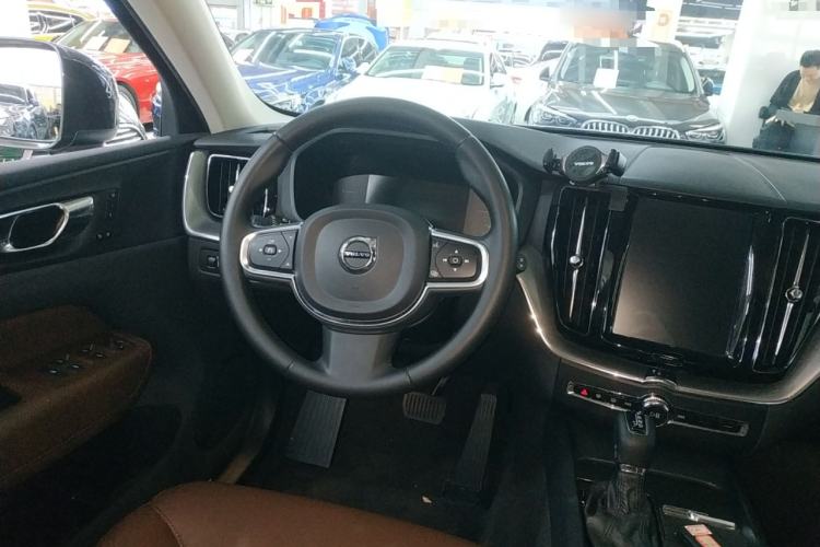 Used Volvo XC60 2020 T5 4x4 Zhiyi Luxury Edition