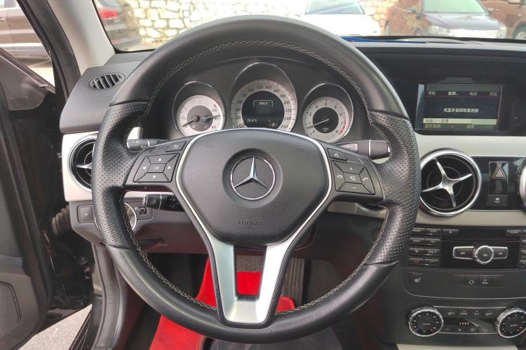 Used Mercedes-Benz GLK-Class 2013 GLK 300 4MATIC Dynamic Sunroof Model Steering Wheel