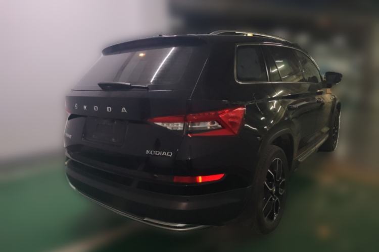 Used Skoda Kodiaq 2019 Facelifted TSI330 7-Seater Two-Wheel-Drive Luxury Enjoyment Edition China VI Standard Rear Right 45 Deg