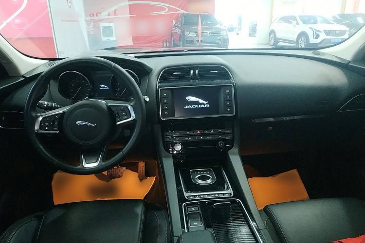 Used Jaguar F-PACE 2018 2.0T Four-Wheel Drive Urban Luxury Edition