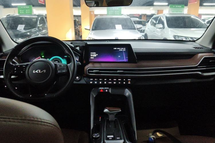 Used Kia Sportage R 2021 Ace 2.0L Splendid Edition Center Console