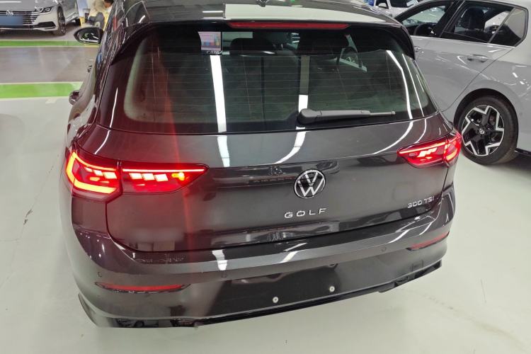 Used Volkswagen Golf 2025 Facelift 300TSI R-Line Rear