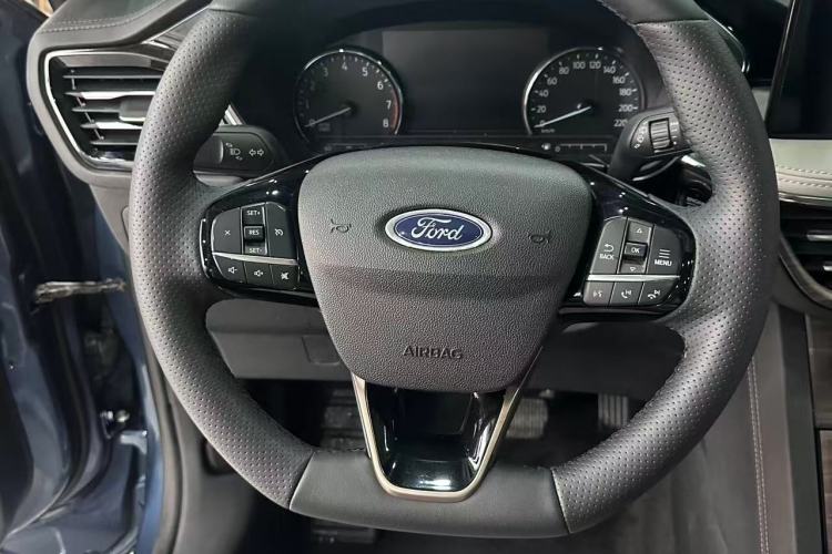 Used Ford Escape 2020 EcoBoost 245 Two-Wheel-Drive Comfort Edition Interior 5