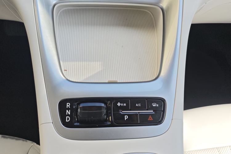 Used Geely Galaxy Geome 2025 410 km Free Version Gear Lever