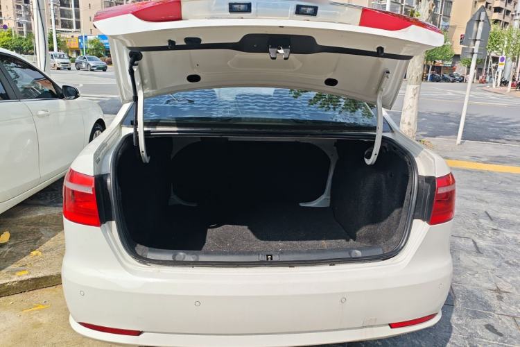 Used Volkswagen Lavida 2013 Revised Version 1.6L Automatic Luxury Edition
