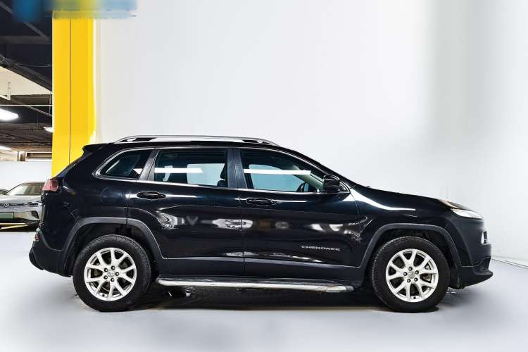 Used Jeep Cherokee 2016 2.4L Leading Edition