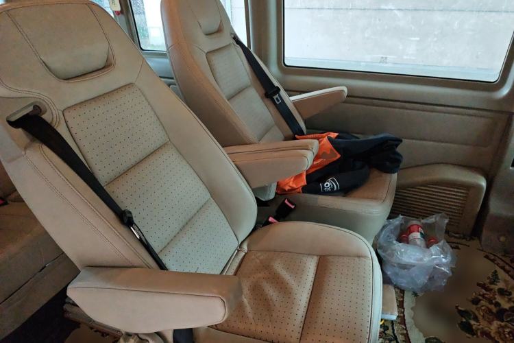 Used Ford Transit Custom 2019 2.2T Standard Version Short Wheelbase Mid-Roof 7-Seater China VI compliant Left Rear Seat