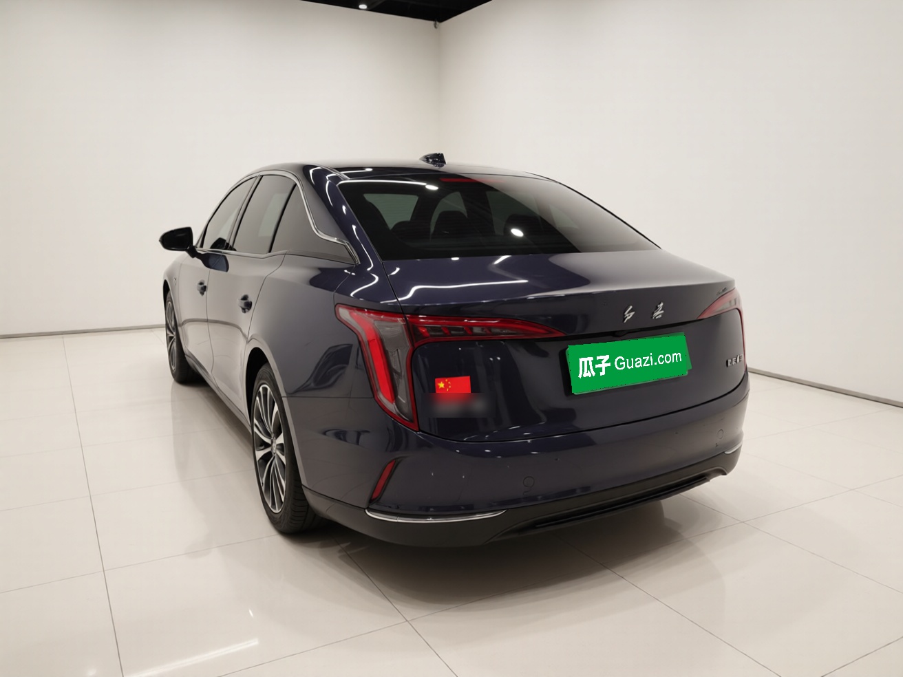 Hongqi E-QM5 2024 610 km PLUS — снимка 4