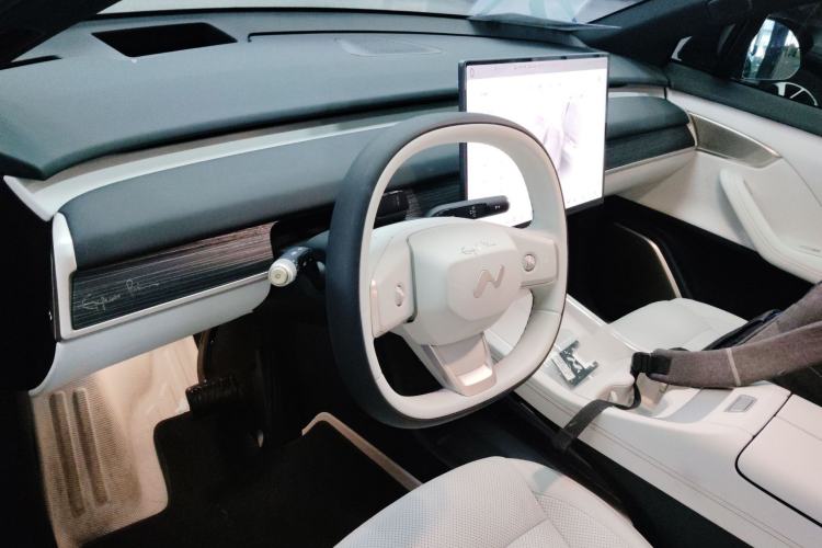 Used ONVO L60 2024 60 kWh Rear-Drive Version