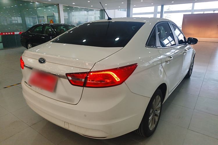 Used Ford Escort 2015 1.5L Manual Fashion Edition