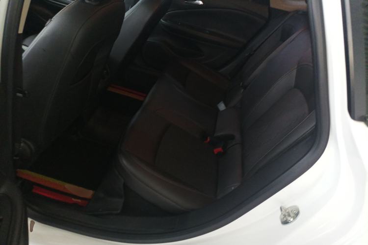 Used Buick Verano 2019 Sedan 20T Dual-Clutch Leading Model Left Rear Seat