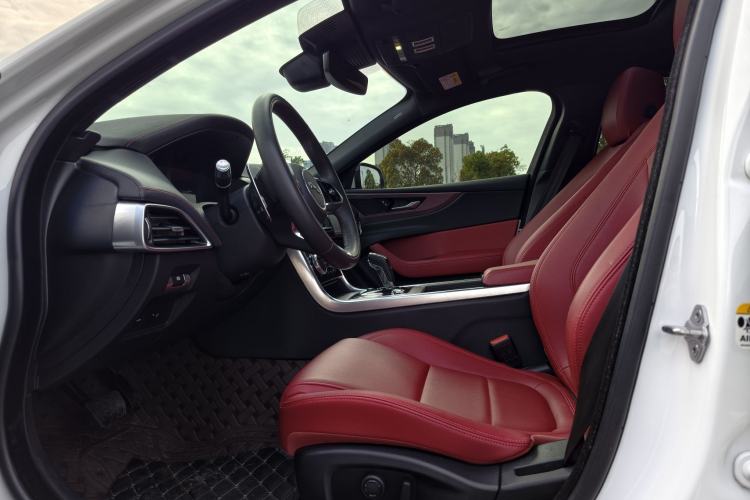 Used Jaguar XEL 2022 2.0T 250 PS R-DYNAMIC S Advanced Sport Edition Interior 2