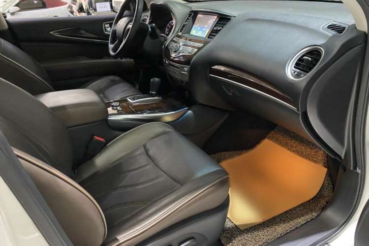 Used Infiniti JX 2013 JX35 Two-Wheel-Drive Excellence Edition
