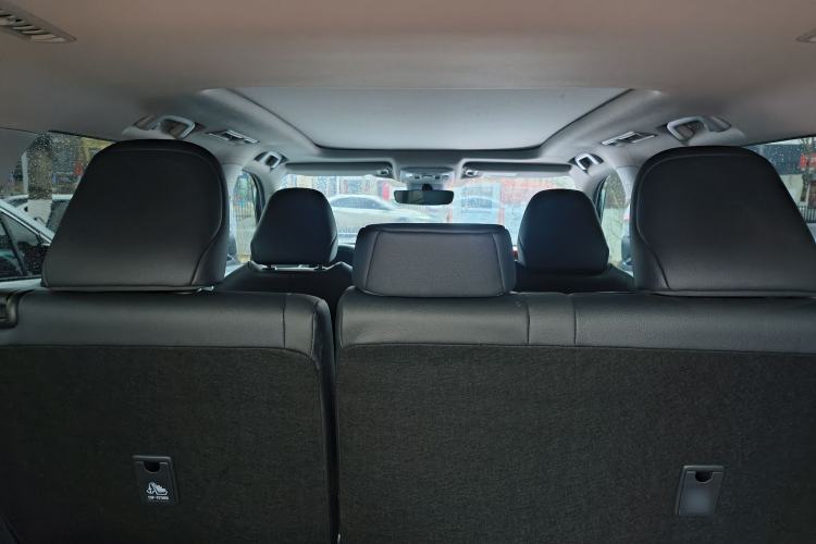 Used Toyota Highlander 2023 2.5L Smart Electric Hybrid Dual-Engine Four-Wheel Drive Prestige Version – 7 Seats Interior 5