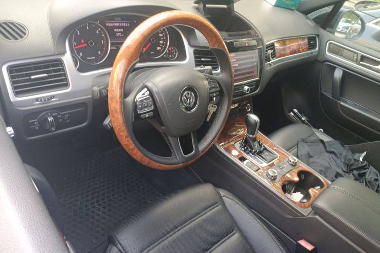 Used Volkswagen Touareg 2011 3.0 TDI Diesel Luxury Model
