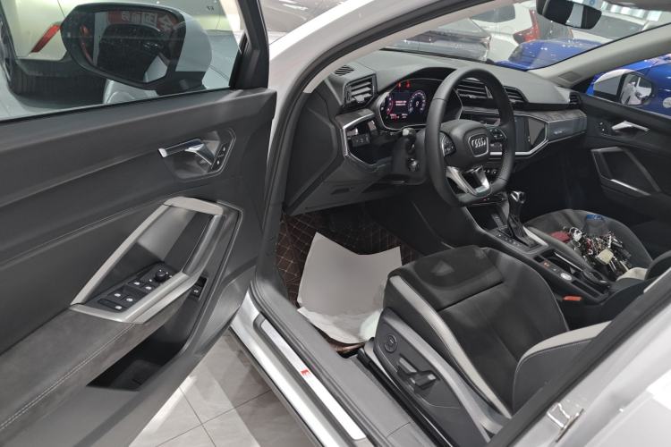 Used Audi Q3 2019 35 TFSI Fashion Dynamic Model