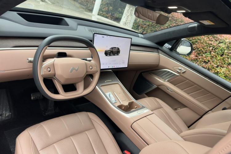 Used ONVO Luxeed L90 2025 Model—Max Six-Seater Version Interior 9