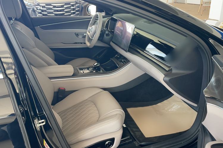 Used BYD Han 2025 DM-i Intelligent Driving Edition 125KM LiDAR Flagship Model Interior 1