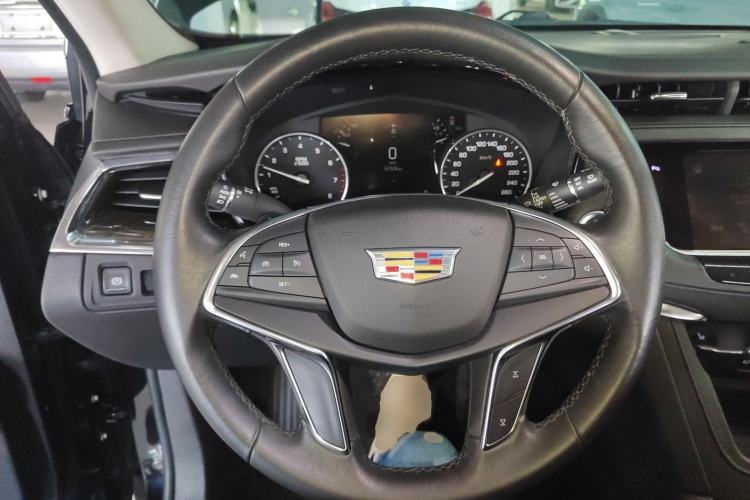 Used Cadillac XT5 2018 25T Luxury Model
