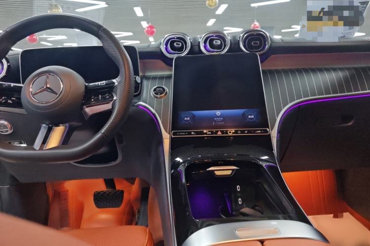 Used Mercedes-Benz GLC 2024 GLC 300 L 4MATIC Dynamic Edition 5-seater Center Console