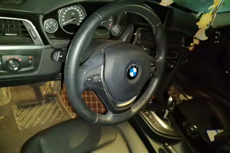 Used BMW 3 Series 2017 318Li Fashion Model Center Console