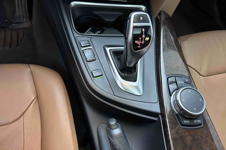 Used BMW 3 Series 2015 320Li Luxury Design Package Gear Lever