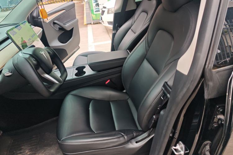 Used Tesla Model Y 2021 Long-Range All-Wheel-Drive Version Left Front Seat