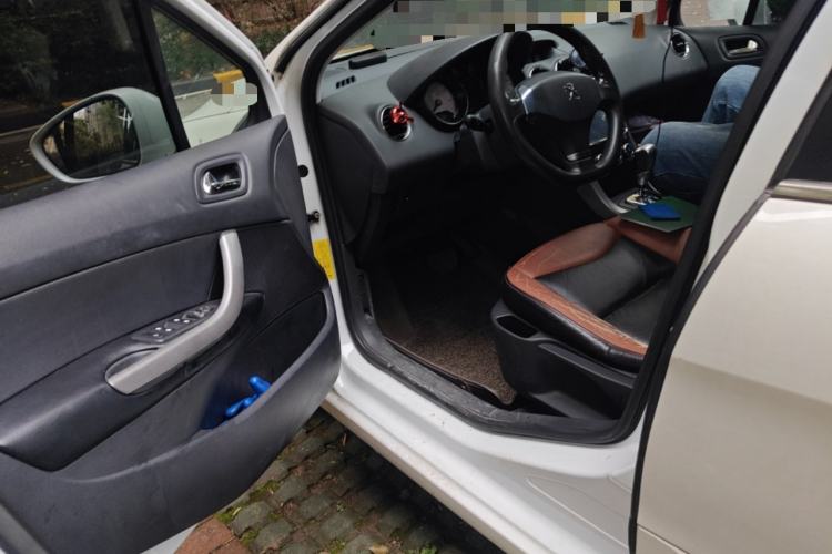 Used Peugeot 408 2013 2.0L Automatic Comfort Edition
