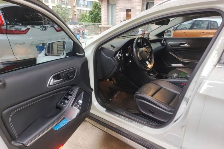 Used Mercedes-Benz GLA 2016 GLA 200 Sport Edition Driver Seat