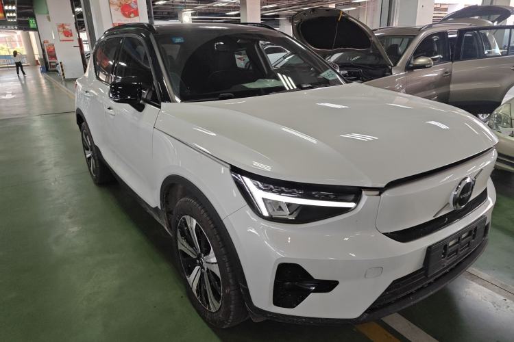 Used Volvo XC40 New Energy 2022 Long-Range Version Front Right 45 Deg