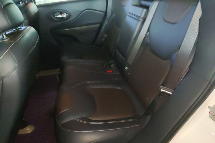 Used Jeep Cherokee 2016 2.4L Leading Smart Version Left Rear Seat