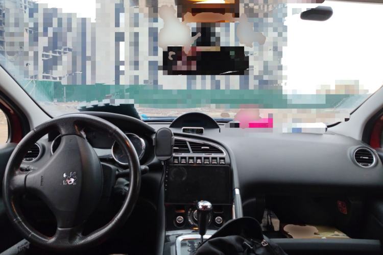 Used Peugeot 3008 2011 1.6T Fashion Edition Center Console