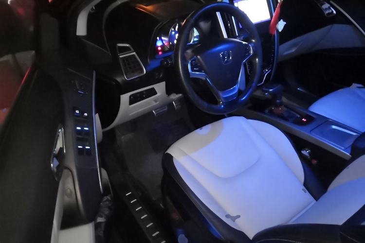 Used Luxgen U6 SUV 2014 1.8T ZhiZun Model
